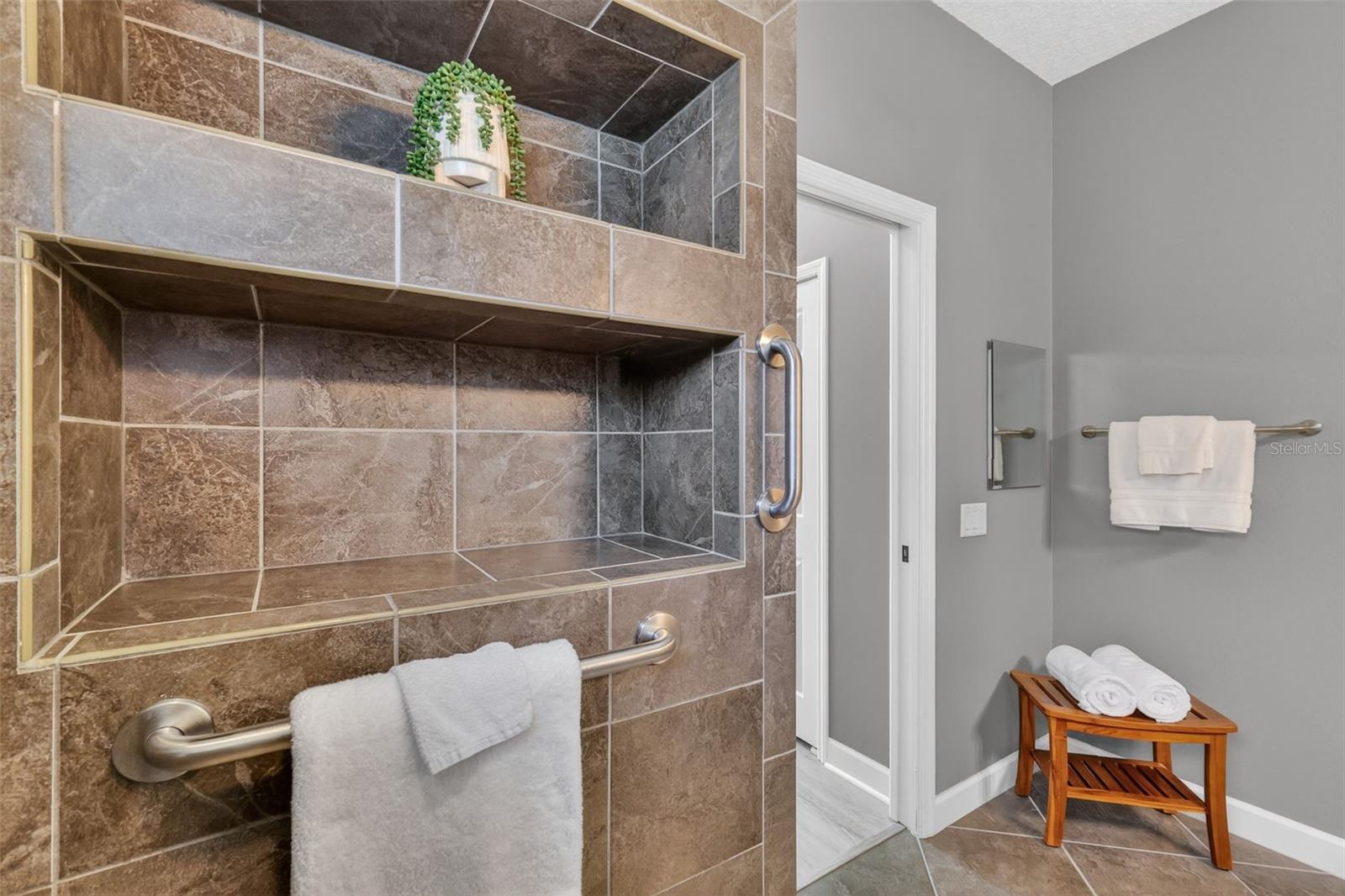 LAKES/MOUNT DORA PH 2 - Residential