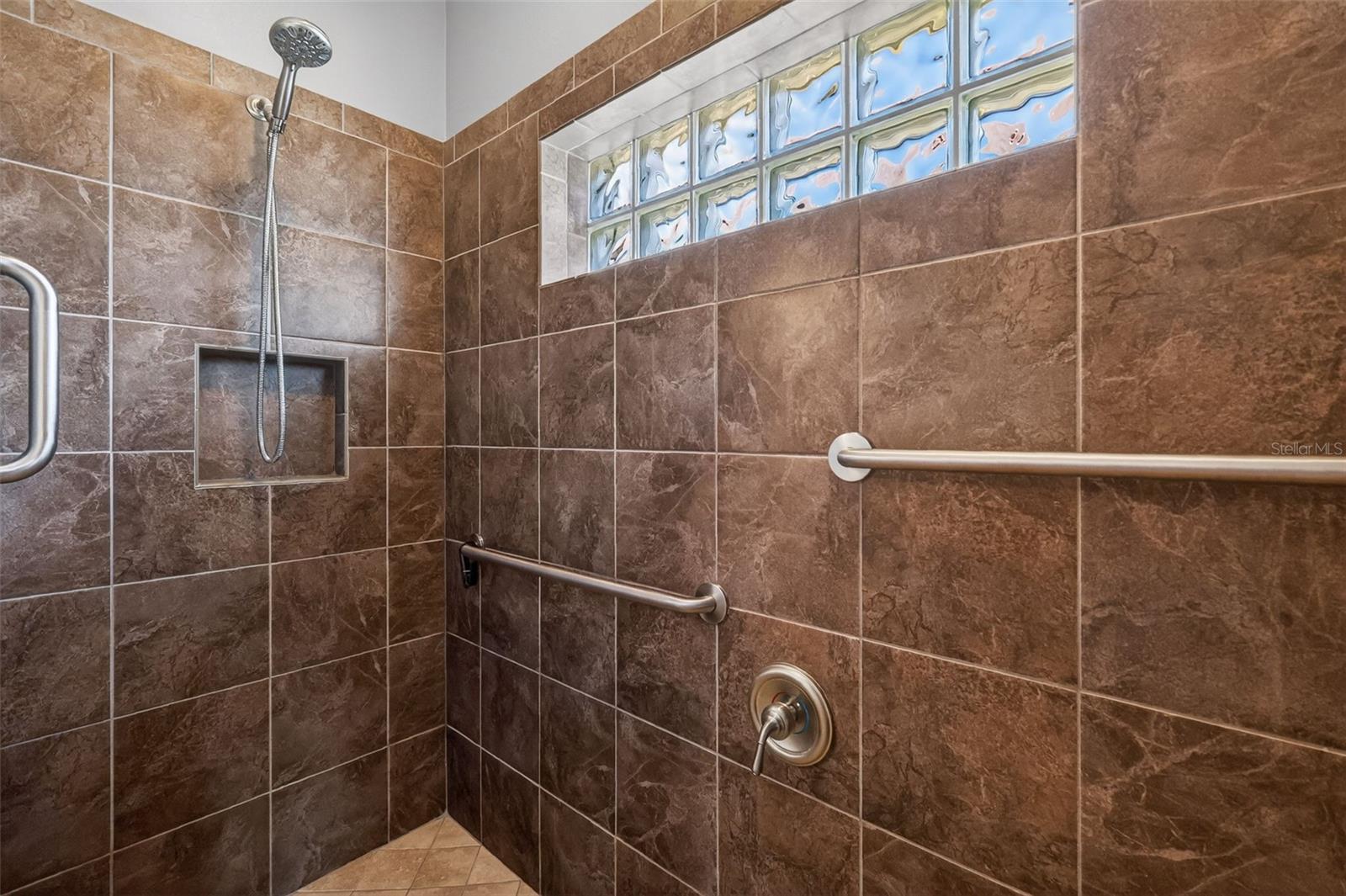 LAKES/MOUNT DORA PH 2 - Residential