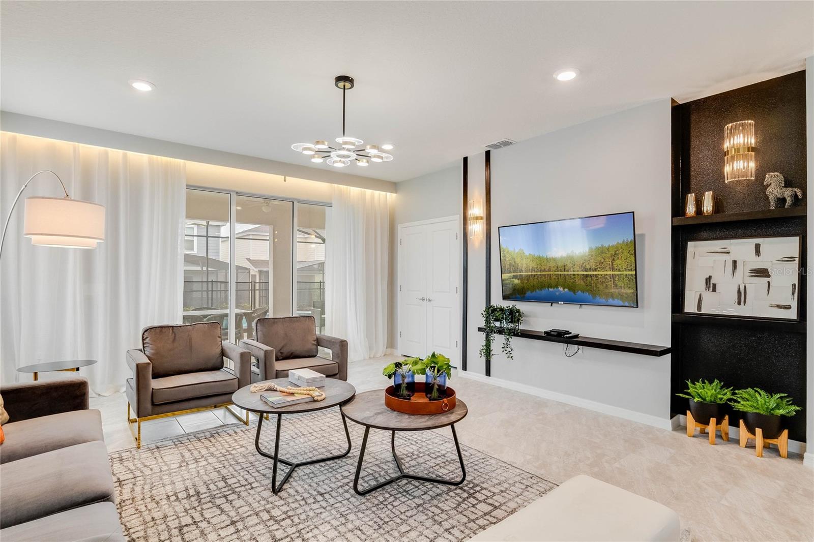 1221 ALOHA BOULEVARD