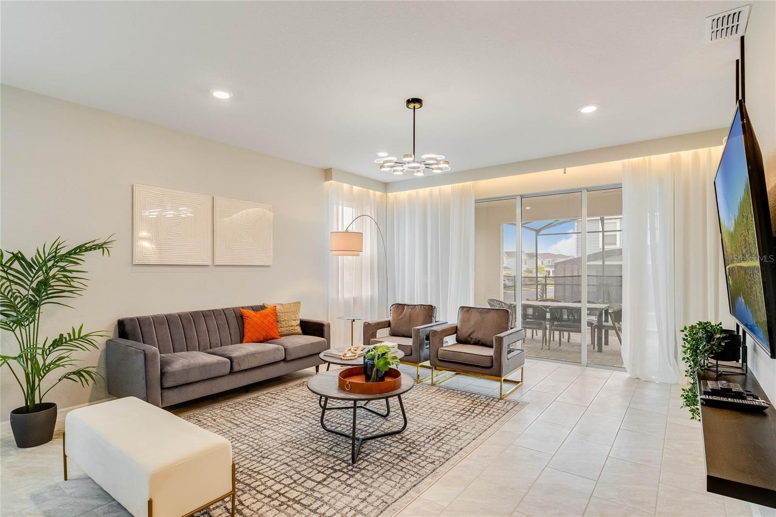 1221 ALOHA BOULEVARD