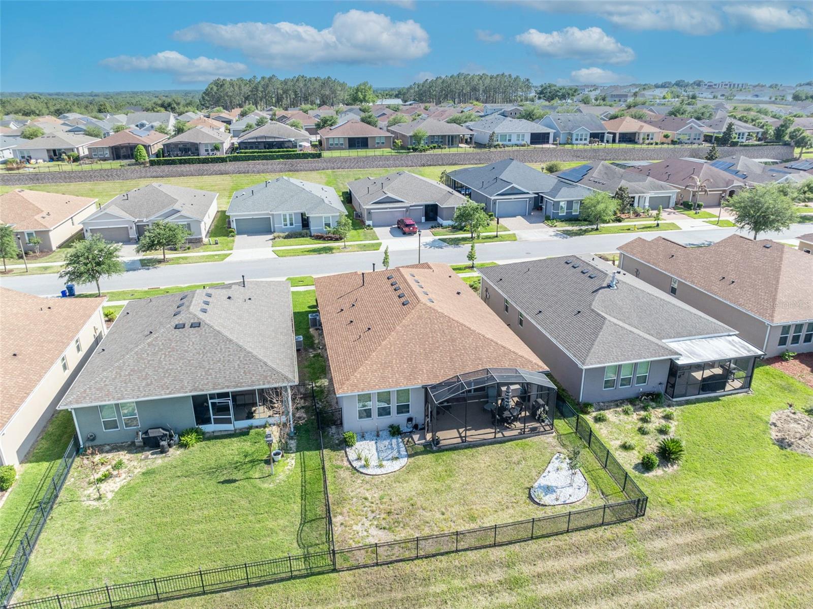 CASCADES OF GROVELAND/TRILOGY - Residential