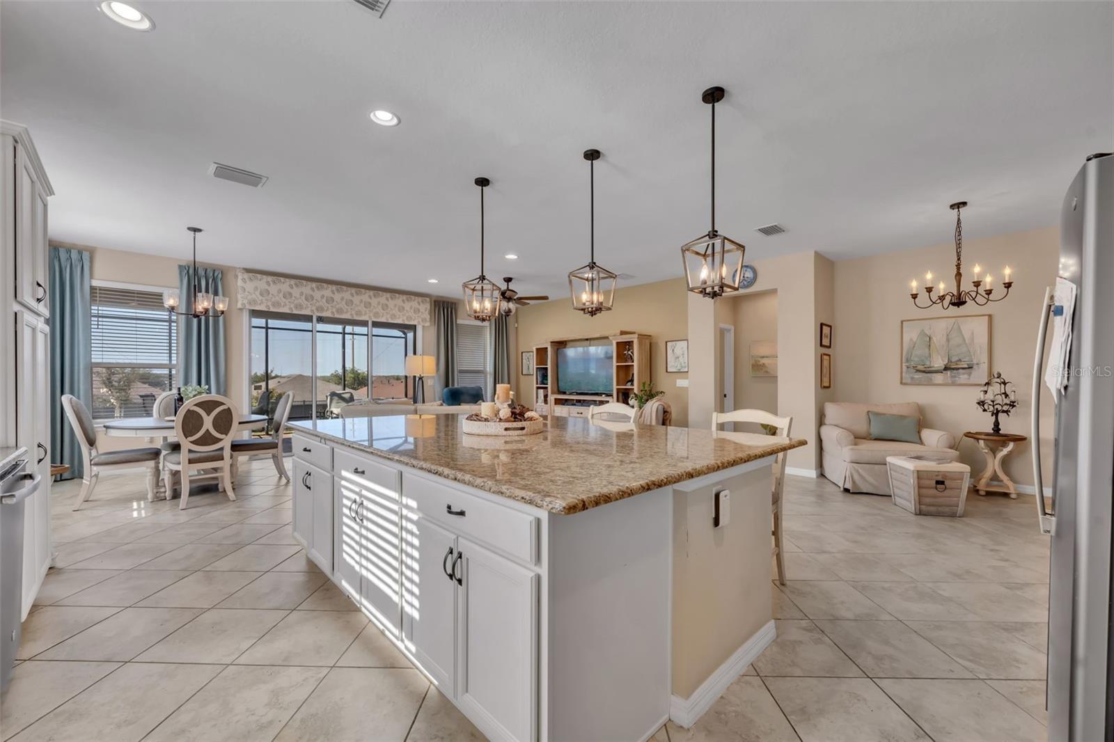 CASCADES OF GROVELAND/TRILOGY - Residential