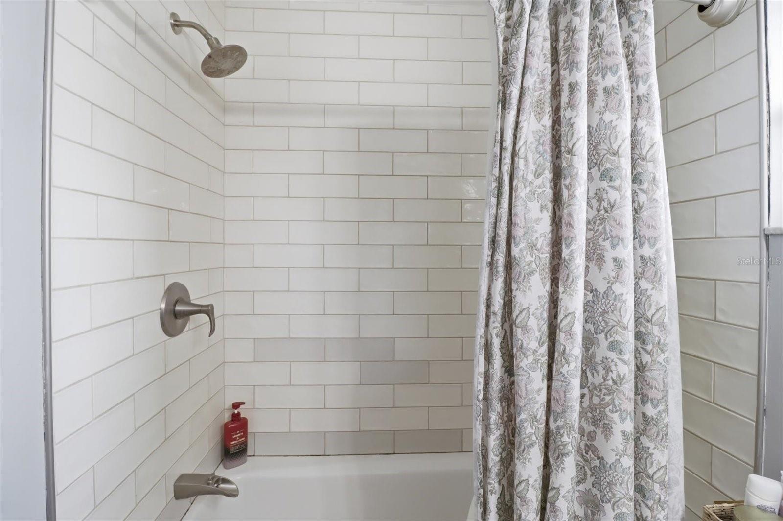 CRYSTAL PARADISE ESTATES UNIT 01 - Residential