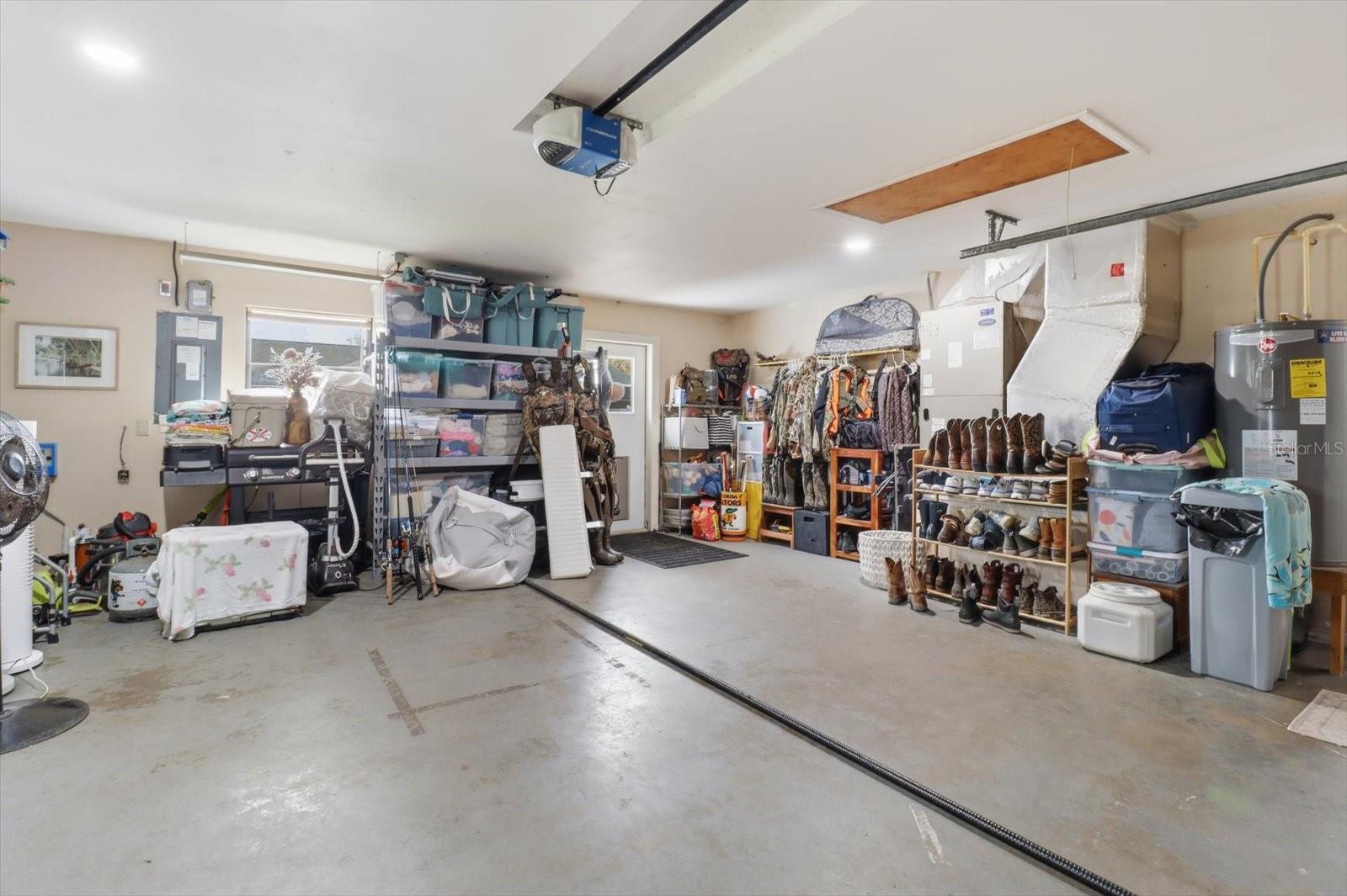 CRYSTAL PARADISE ESTATES UNIT 01 - Residential