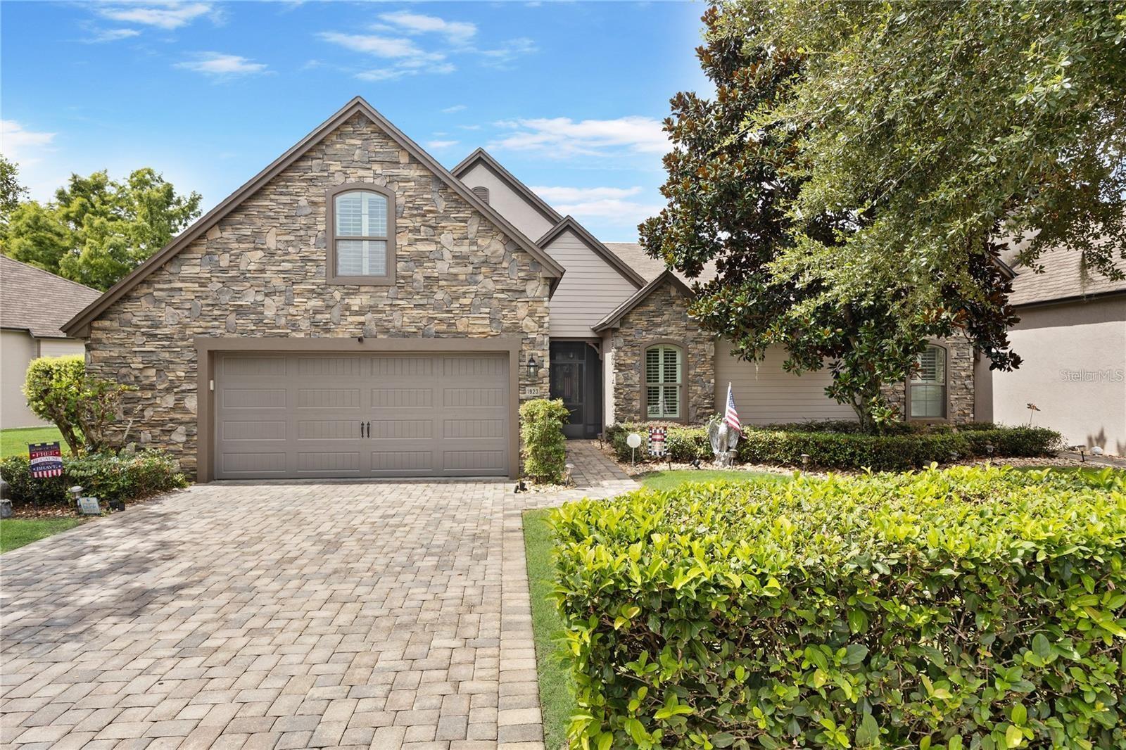 VISTA VILLAS - Residential