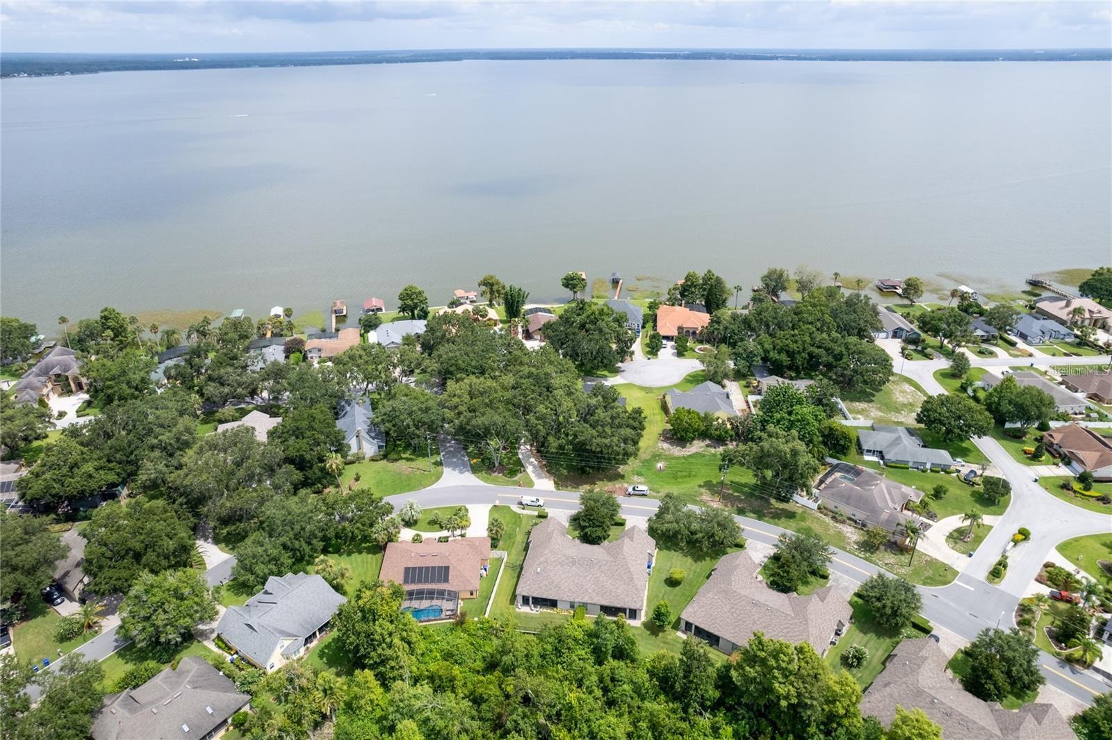 VISTA VILLAS - Residential