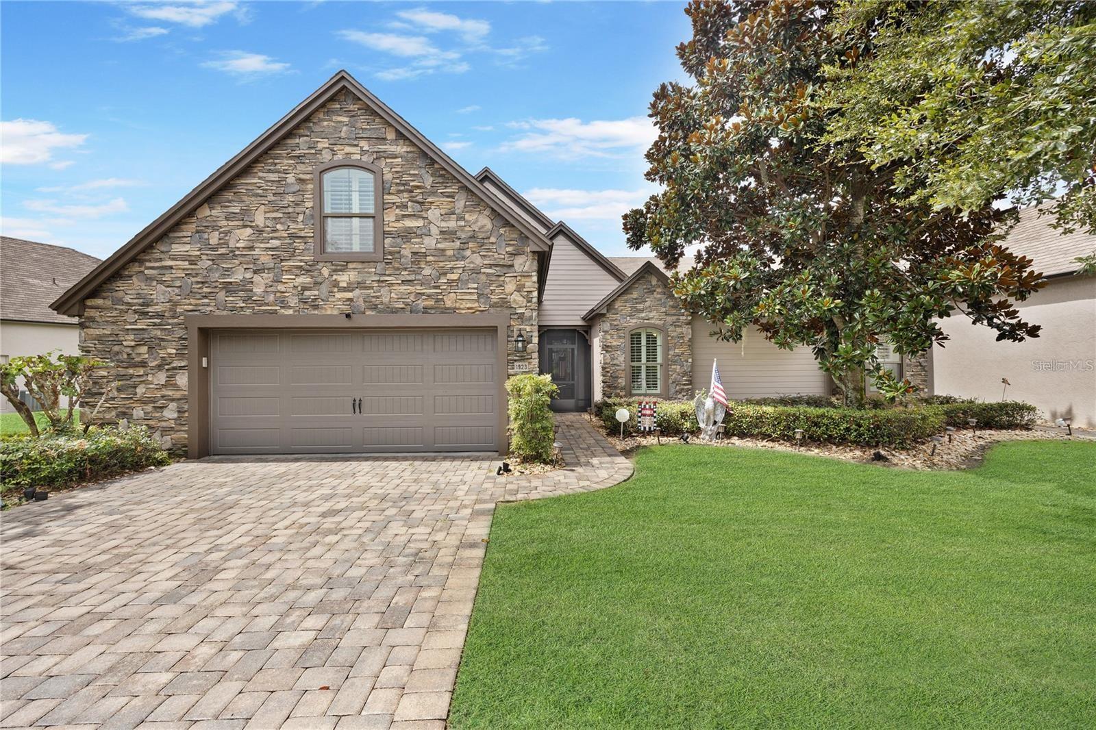 VISTA VILLAS - Residential