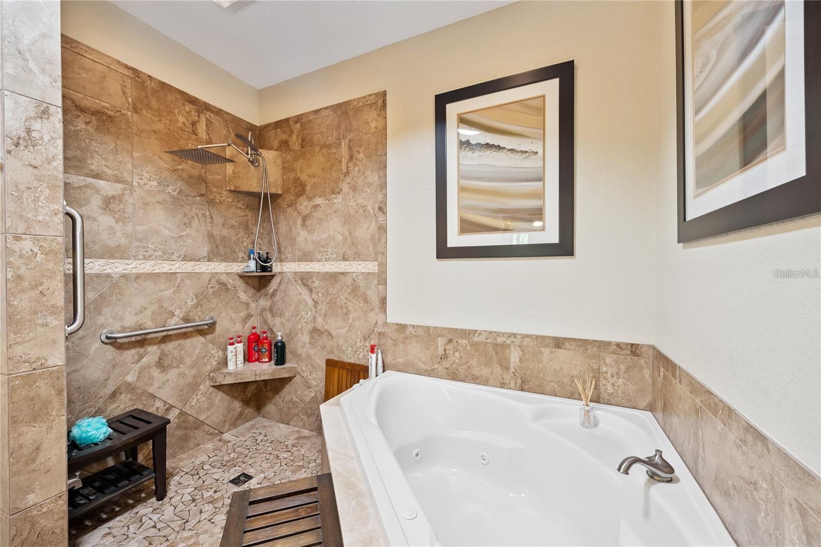 VISTA VILLAS - Residential