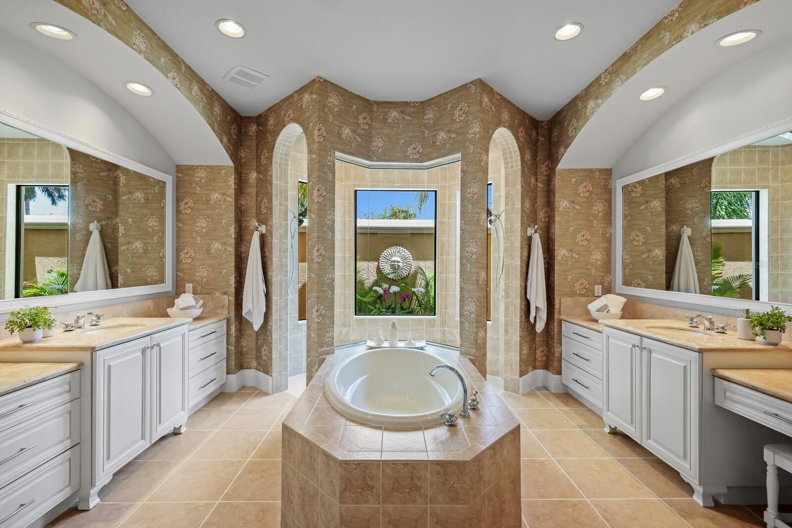 LAKEWOOD RANCH COUNTRY CLUB - Residential