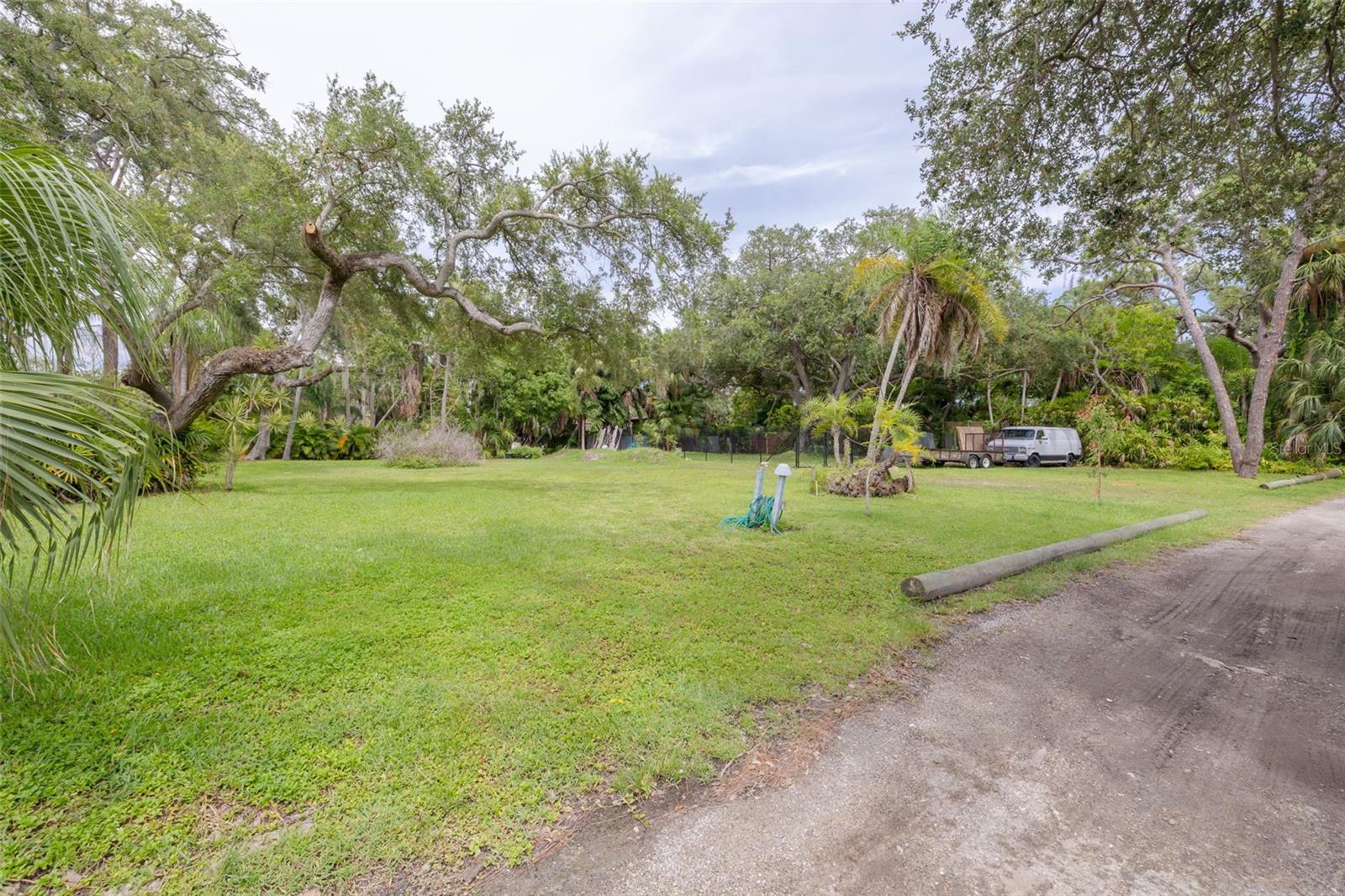 BAYOU BONITA PARK - Land
