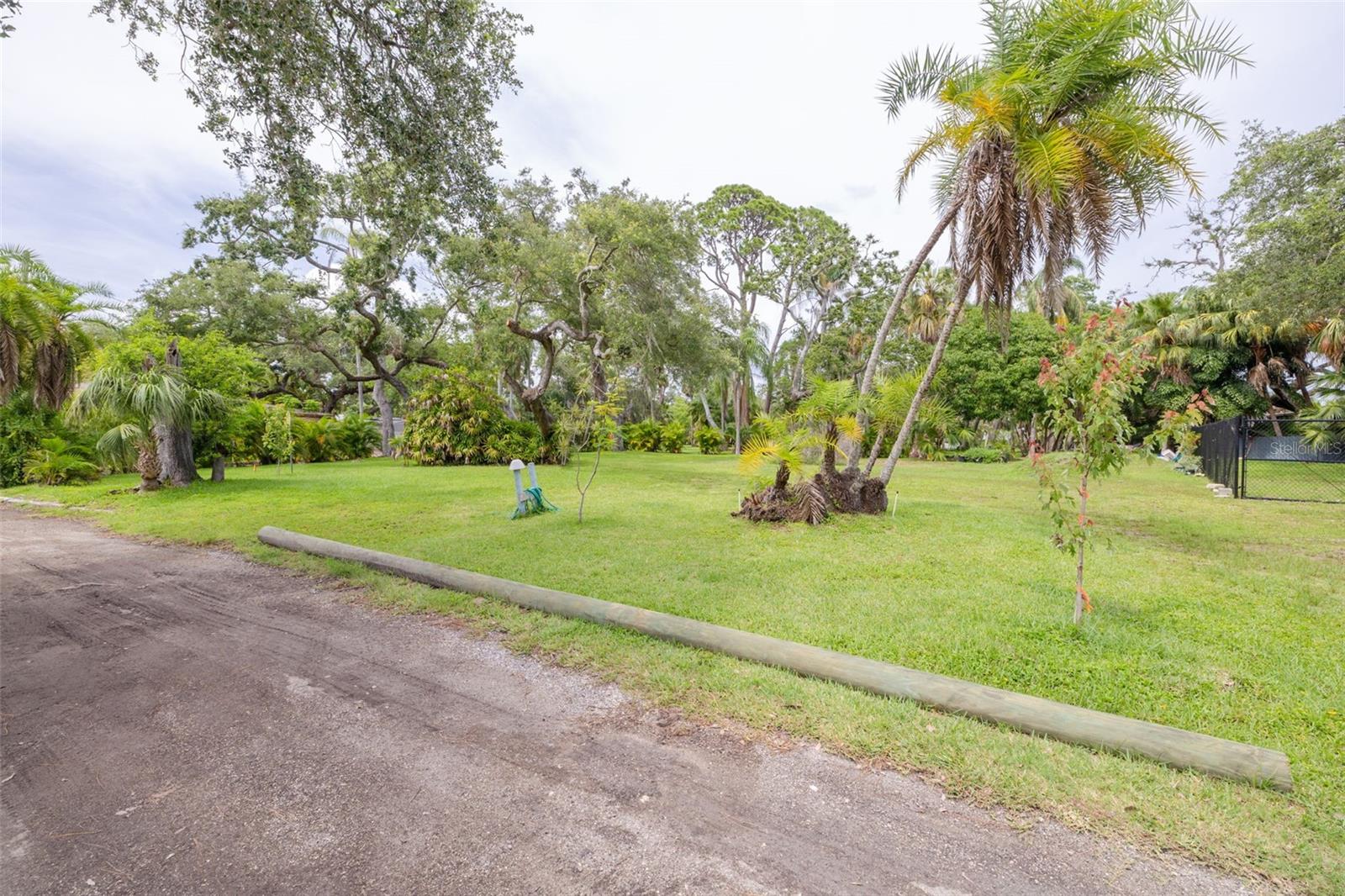 BAYOU BONITA PARK - Land
