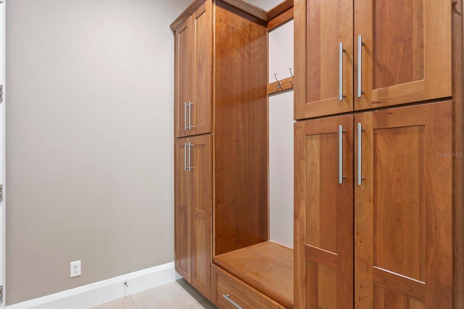 DAVIS ISLANDS REP OF PT O - Residential