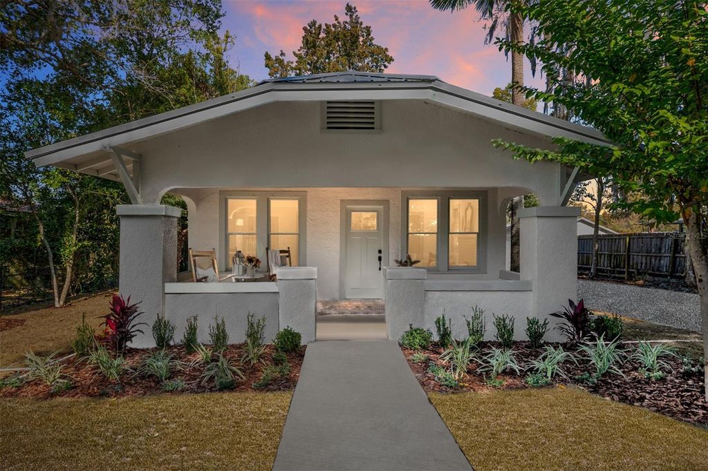 Photo of 613 SE 10th Street, Ocala, FL 34471 (MLS # OM714113)