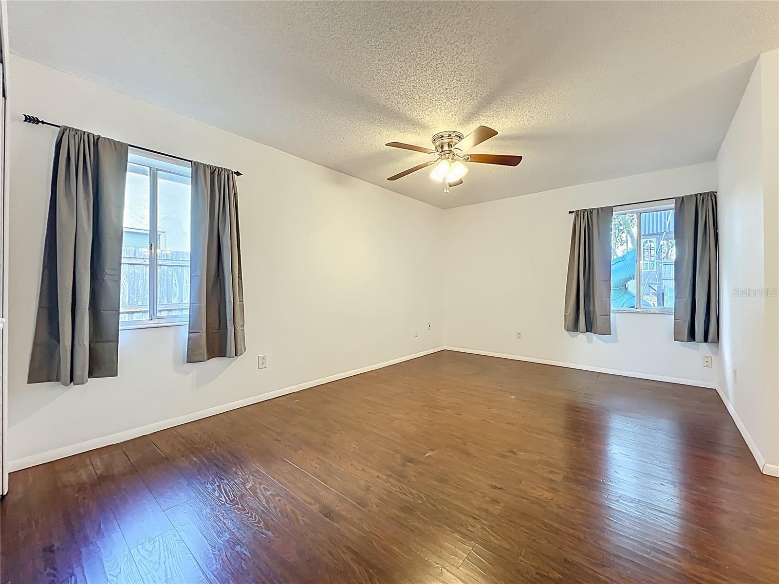 STERLING PARK UNIT 04 - Residential