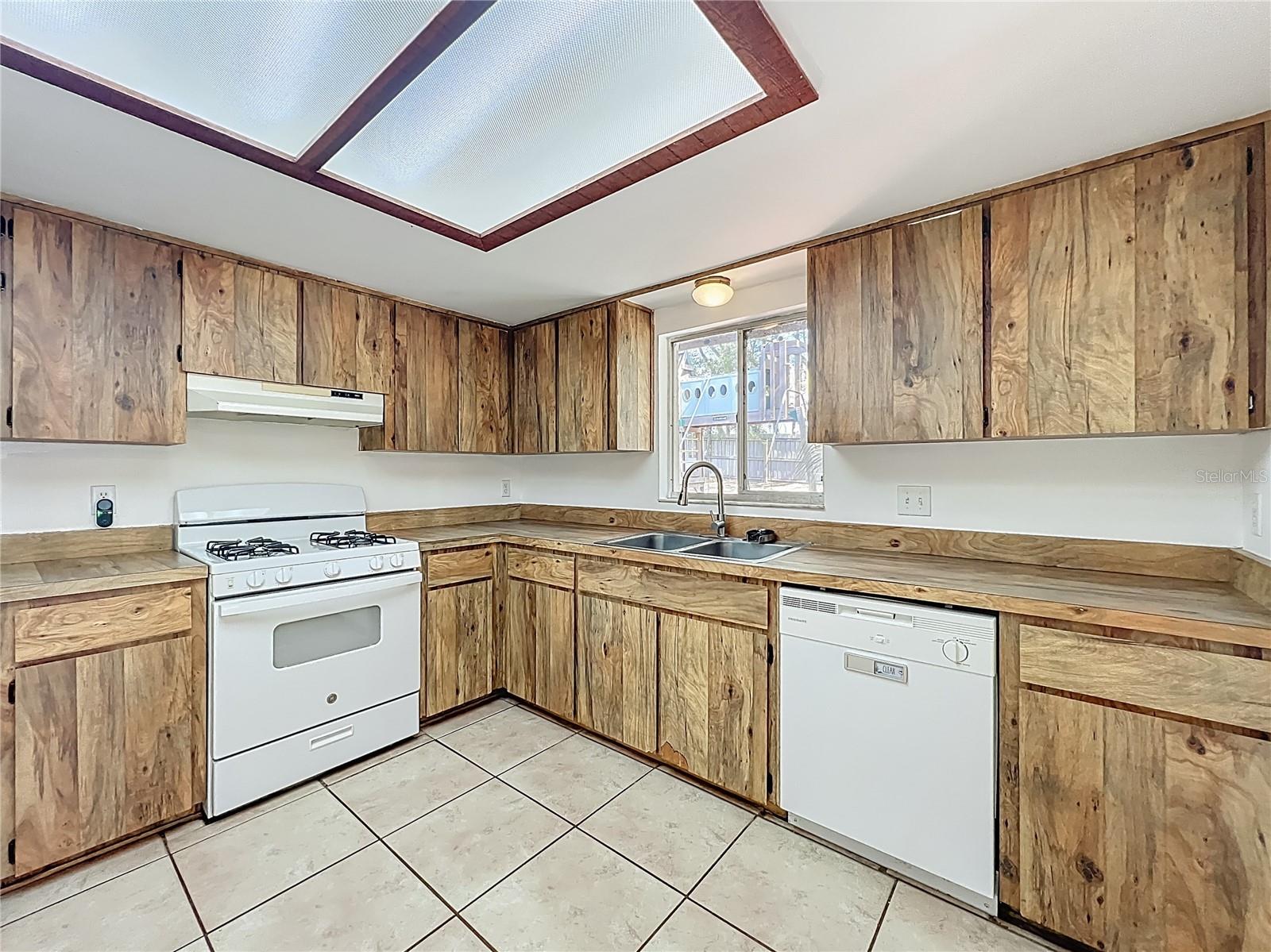 STERLING PARK UNIT 04 - Residential