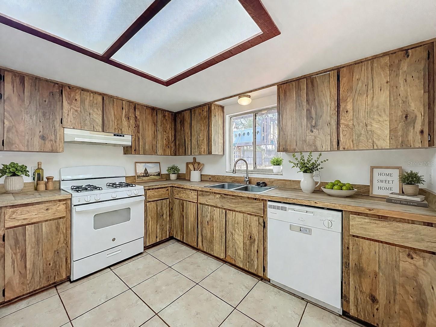 STERLING PARK UNIT 04 - Residential