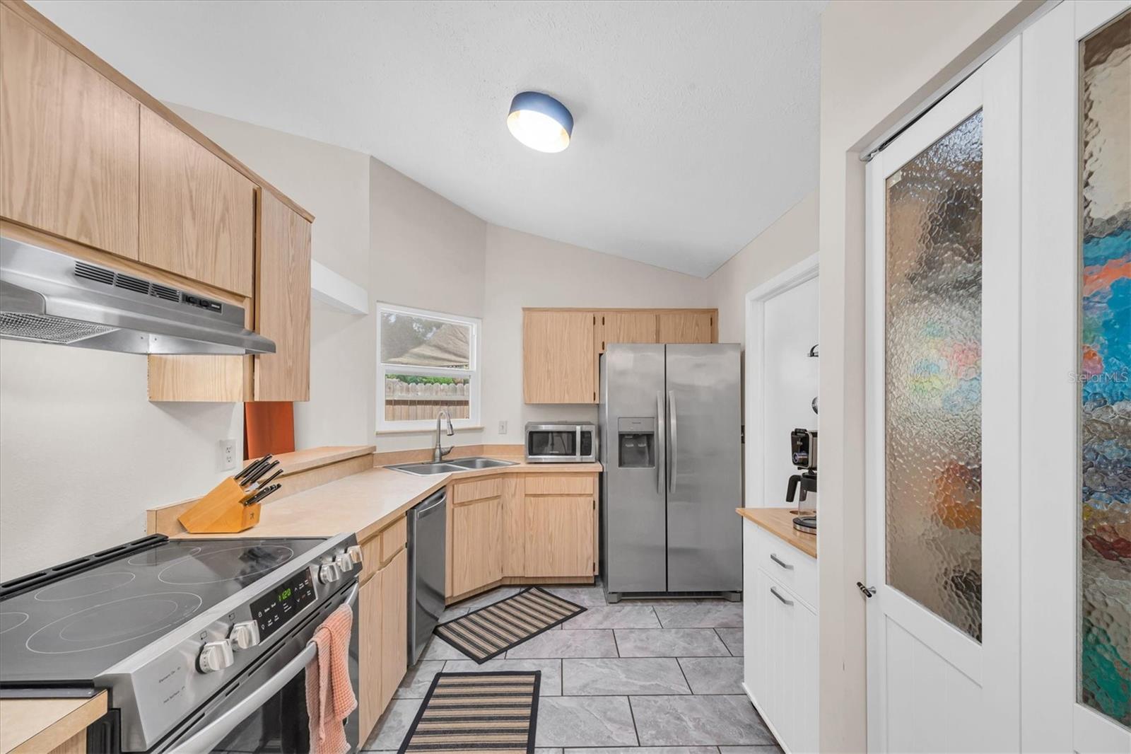 9466 FOREST HILLS CIRCLE