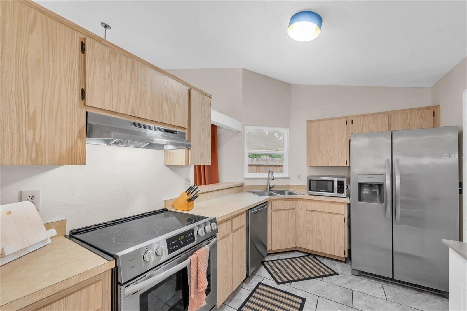 9466 FOREST HILLS CIRCLE