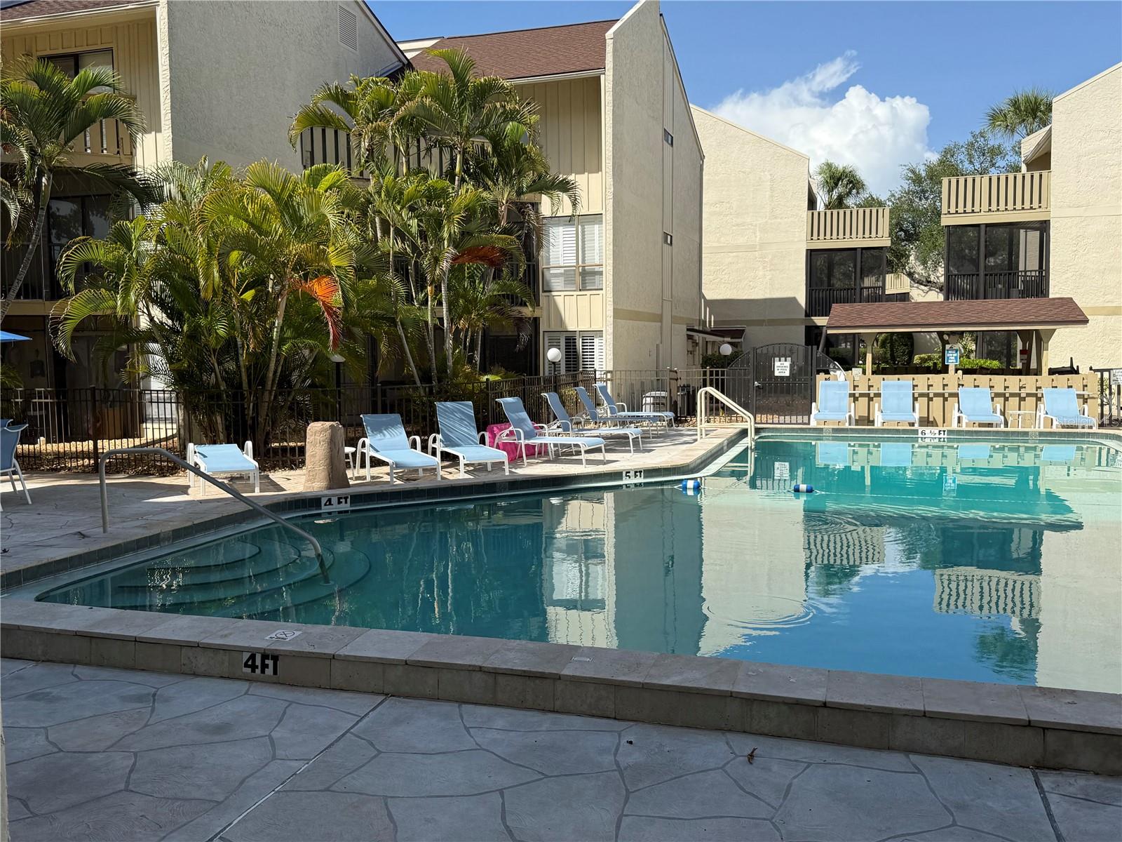 BAY OAKS - Residential