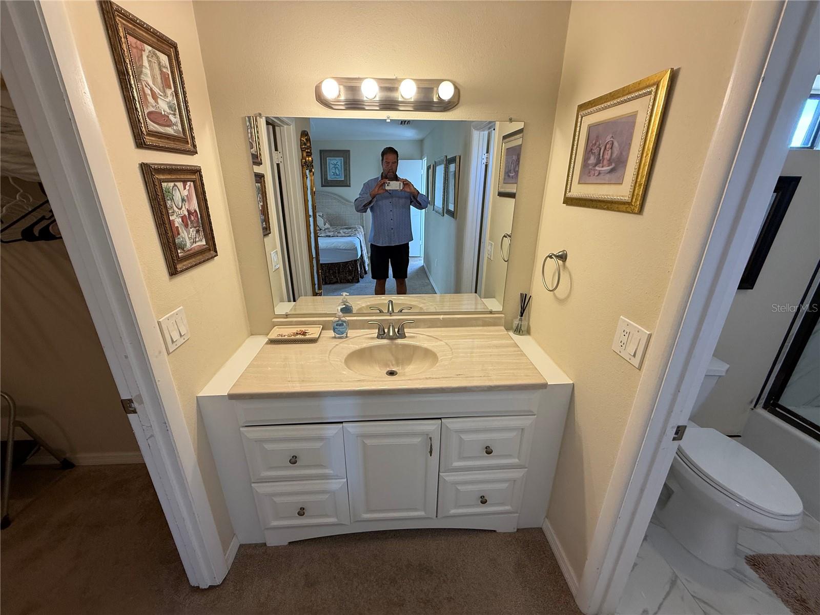 BAY OAKS - Residential