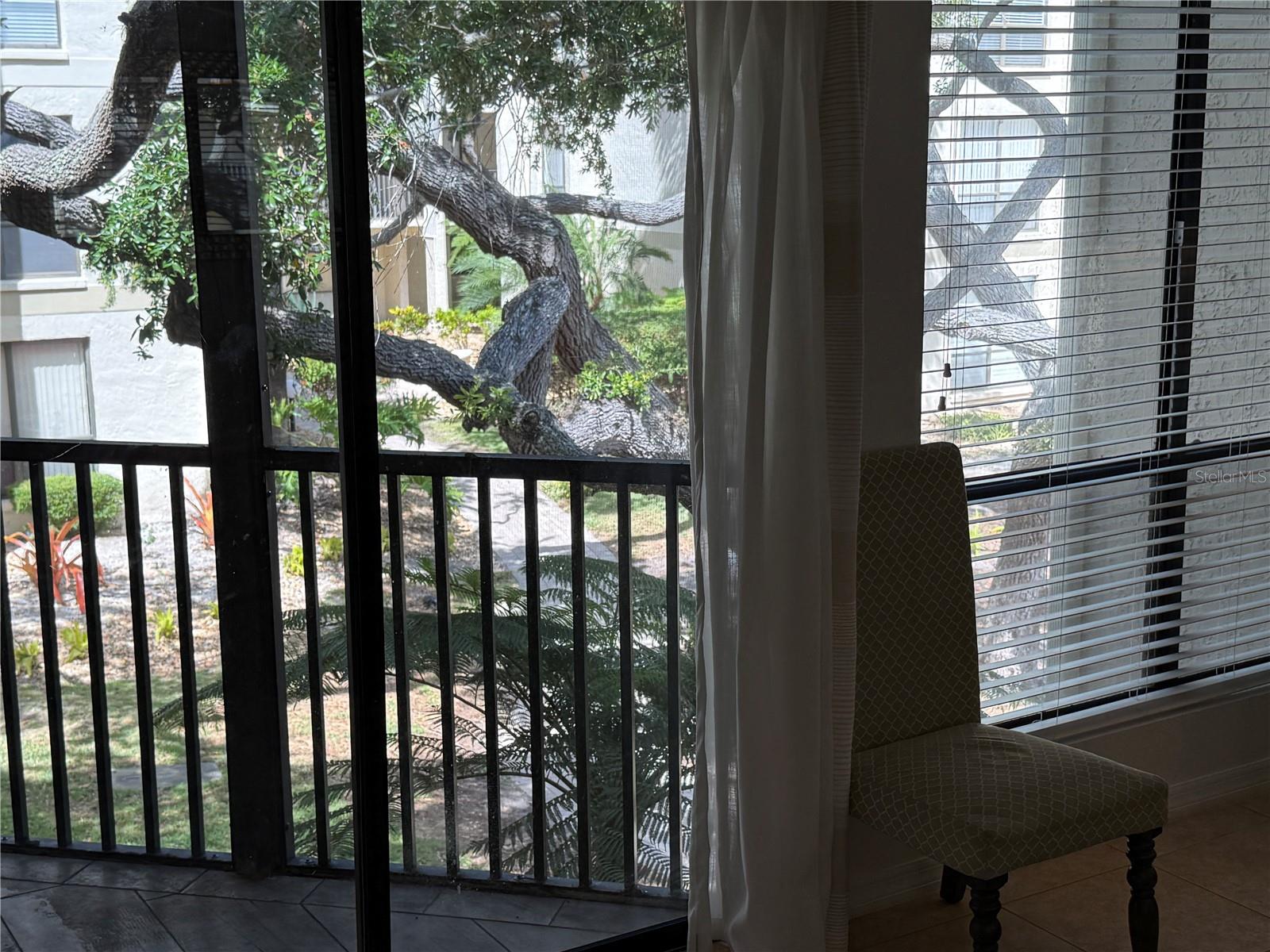 BAY OAKS - Residential
