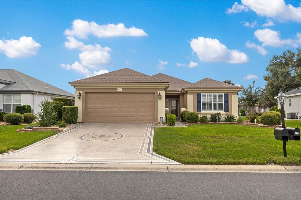 Photo of 9123 SE 125th Loop, Summerfield, FL 34491 (MLS # OM710872)