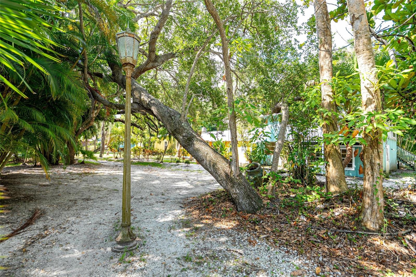 METES AND BOUNDS - Commercial Sale