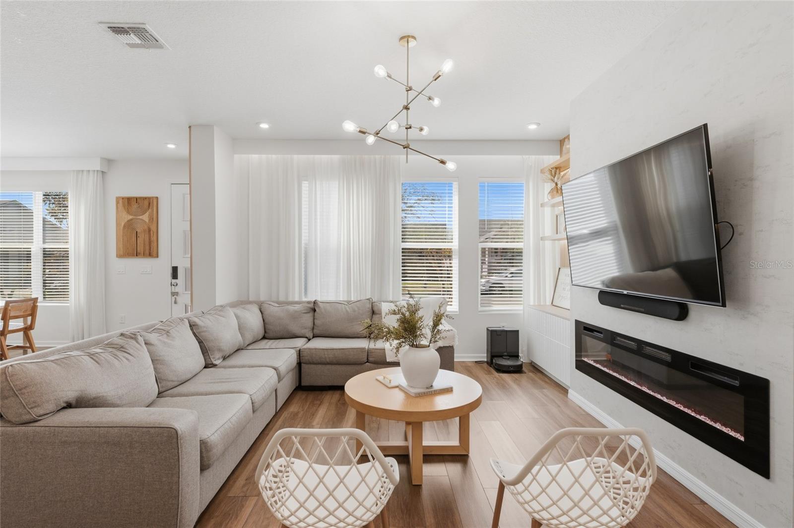 HAWKSMOOR PH 2 - Residential