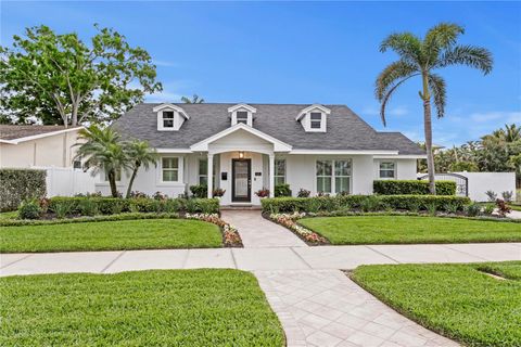 Photo of 111 Estado Way NE, St Petersburg, FL 33704 (MLS # TB8490181)