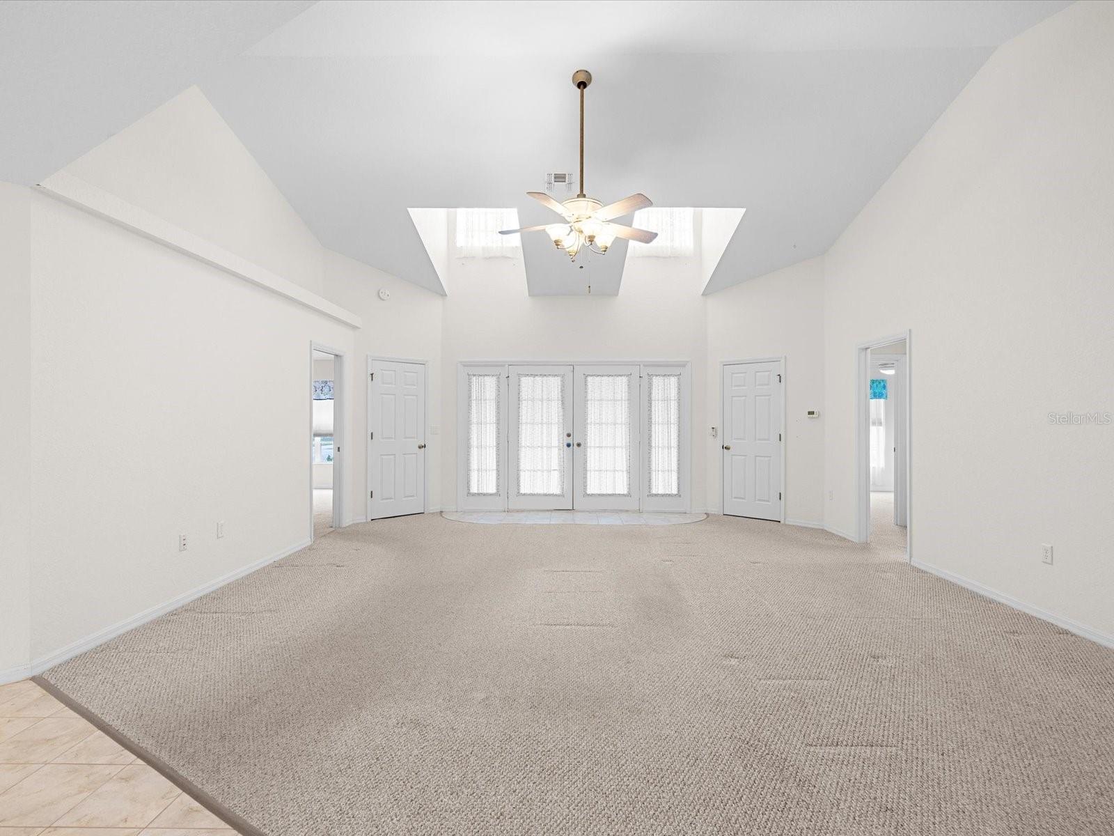 SPRING HILL - Residential