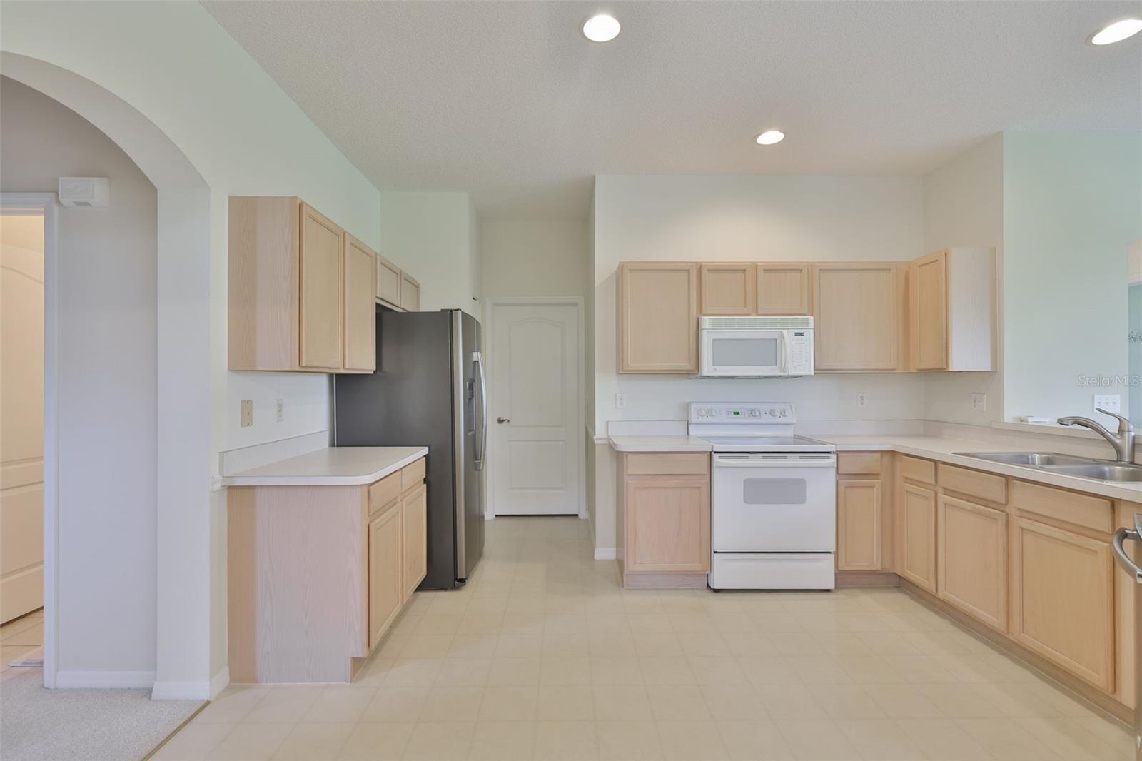 ACADIA II CONDOMINUM - Residential