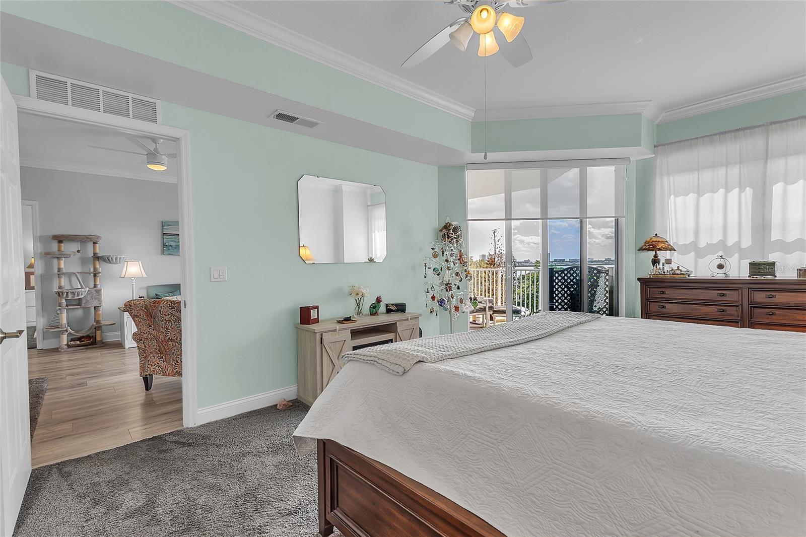 HALIFAX LANDING - Residential