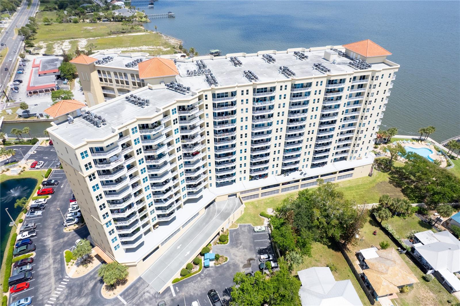 HALIFAX LANDING - Residential