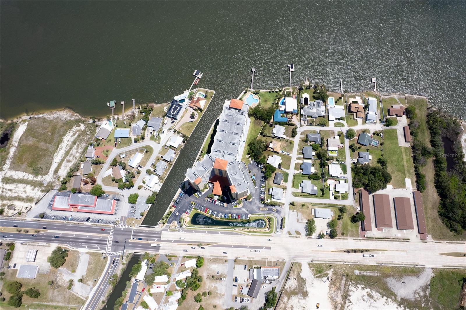 HALIFAX LANDING - Residential