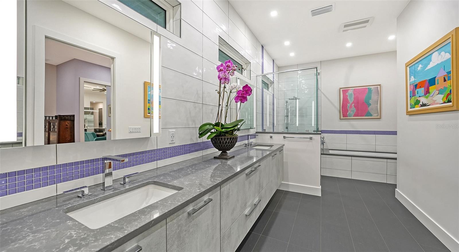 OLD OAKS - Residential