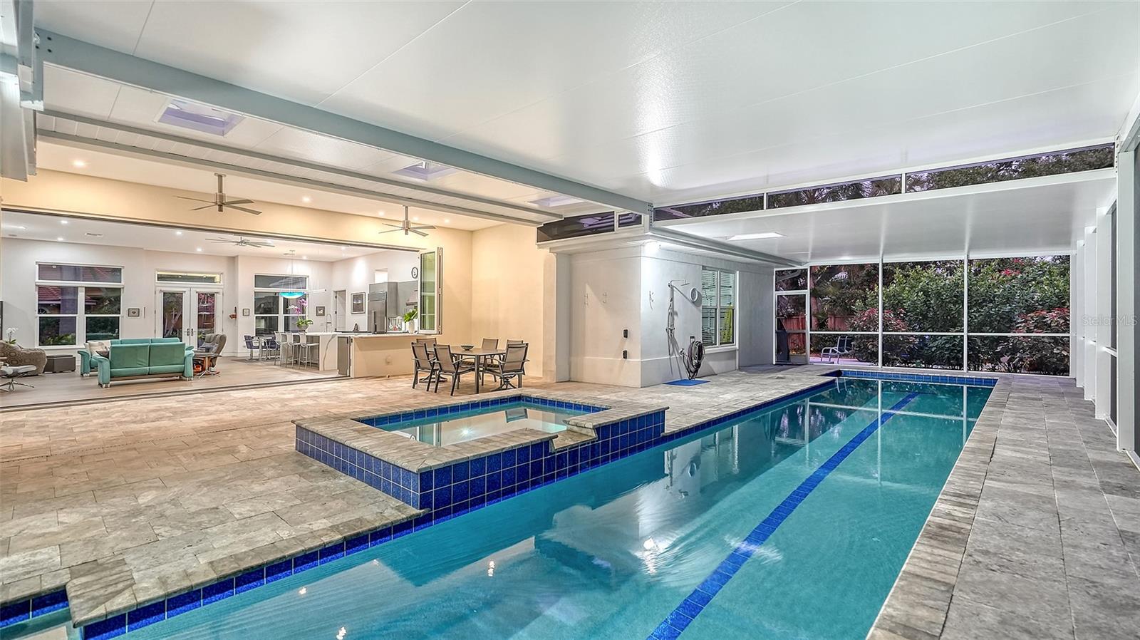 OLD OAKS - Residential