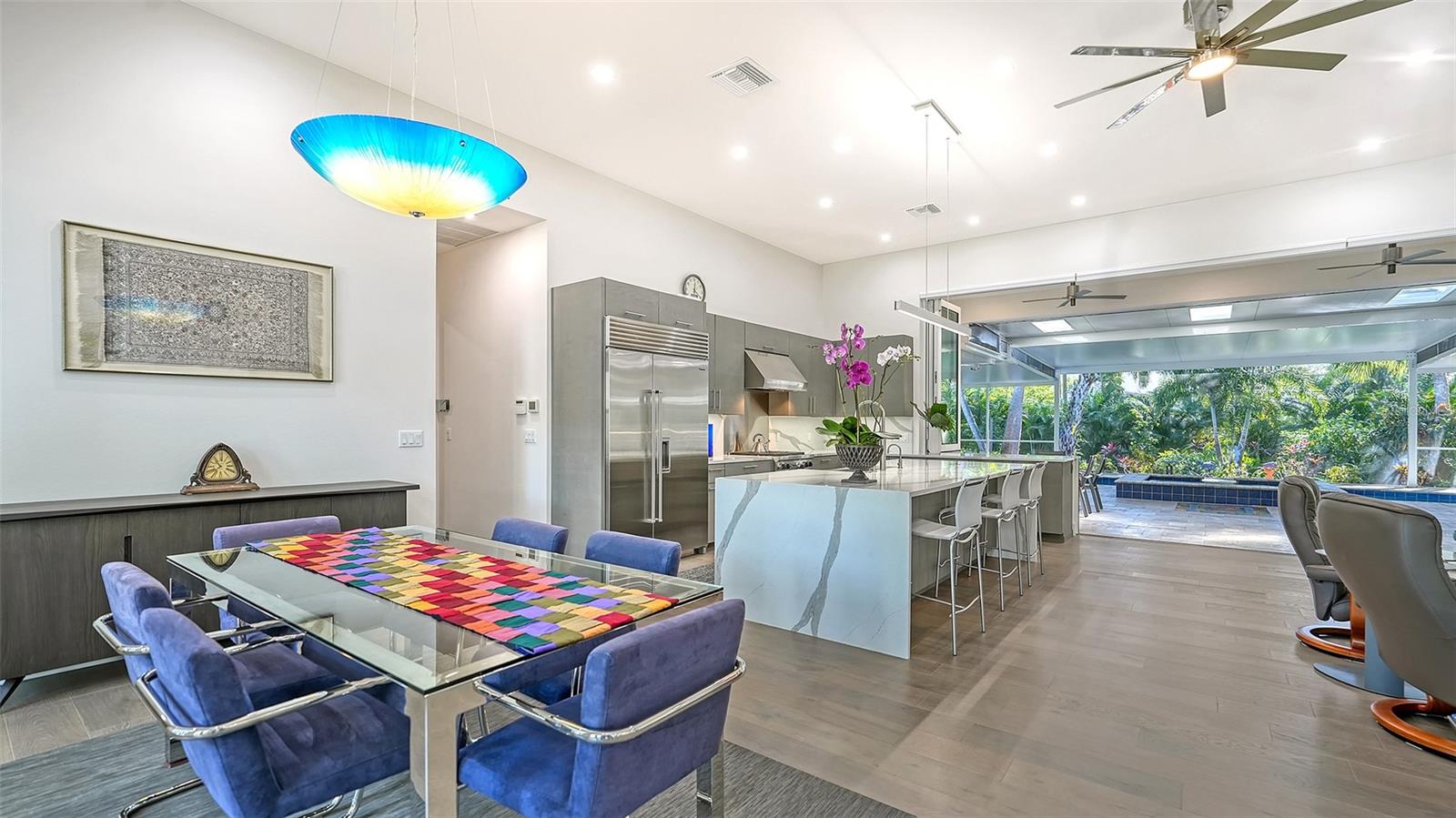 OLD OAKS - Residential