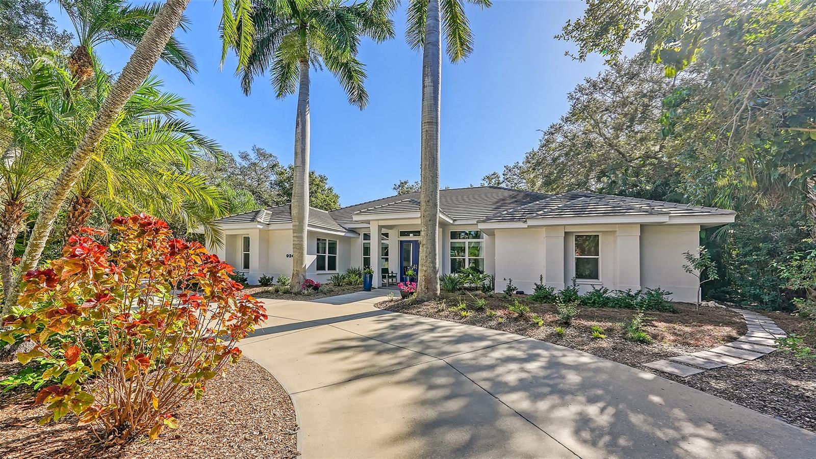 OLD OAKS - Residential