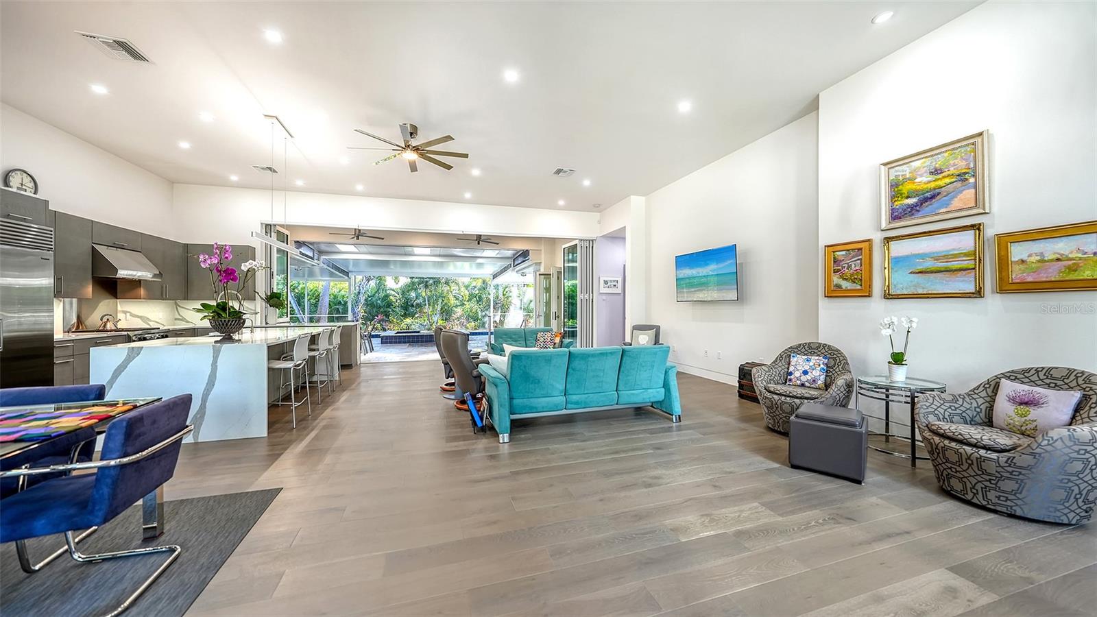 OLD OAKS - Residential