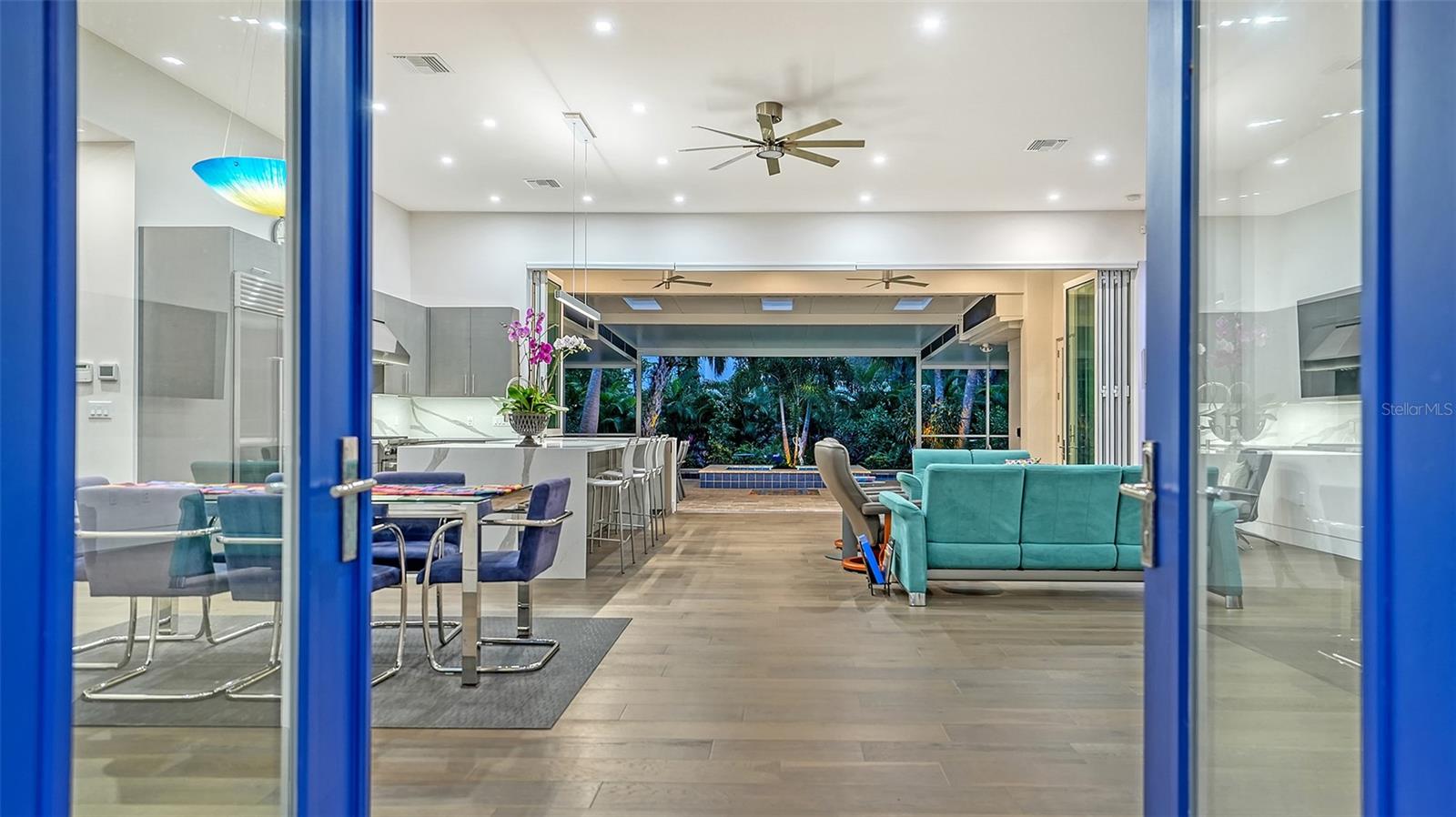 OLD OAKS - Residential