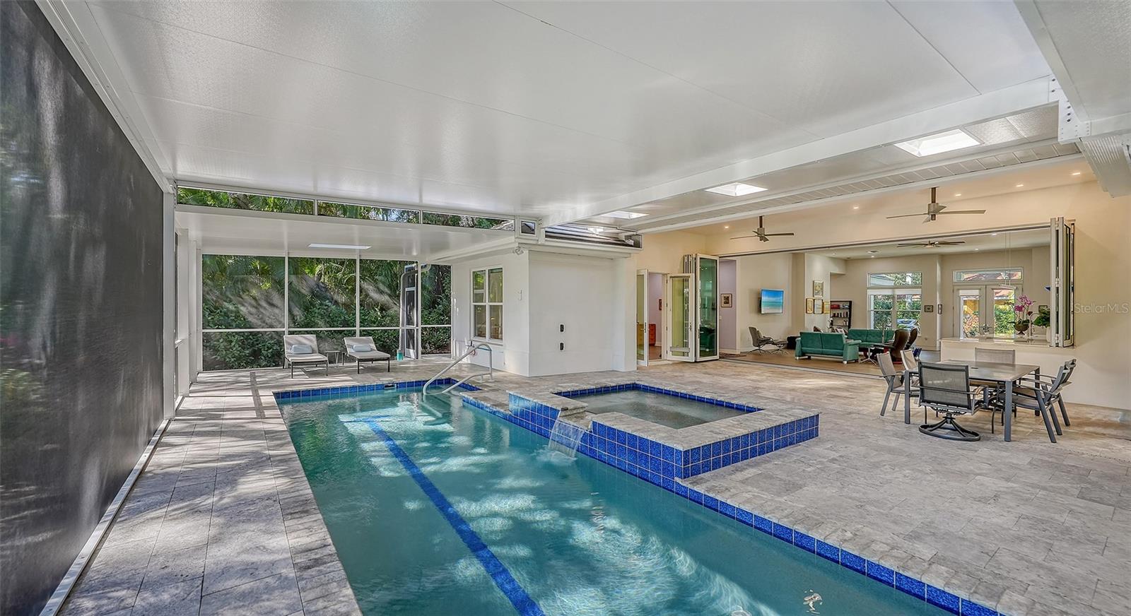 OLD OAKS - Residential