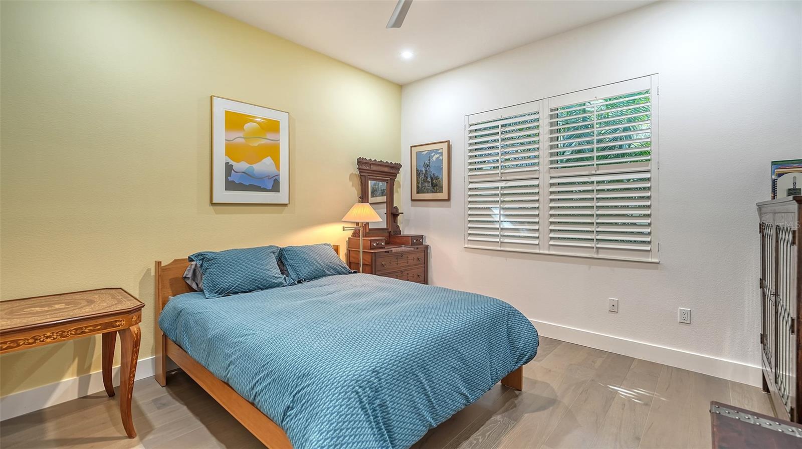 OLD OAKS - Residential