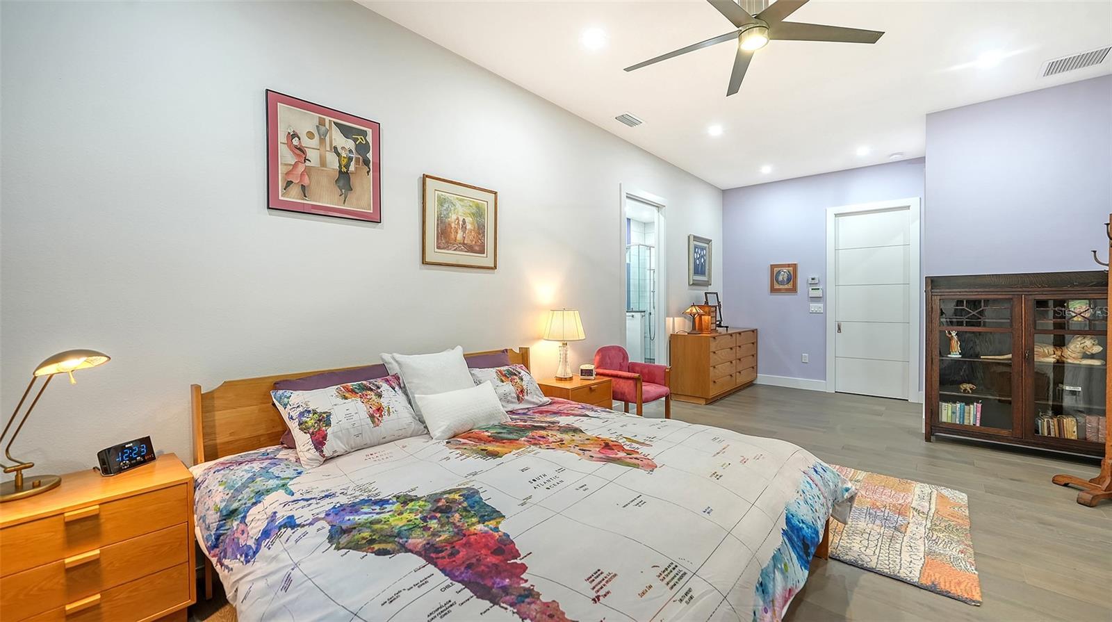 OLD OAKS - Residential