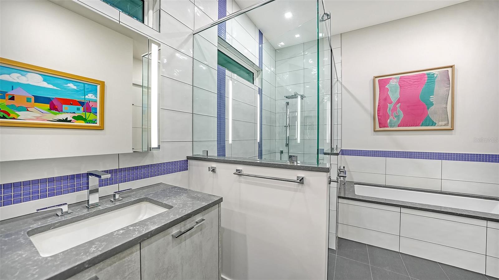 OLD OAKS - Residential