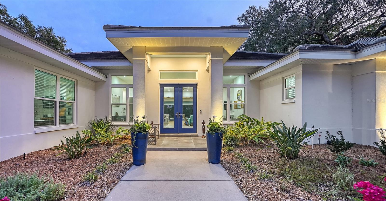 OLD OAKS - Residential