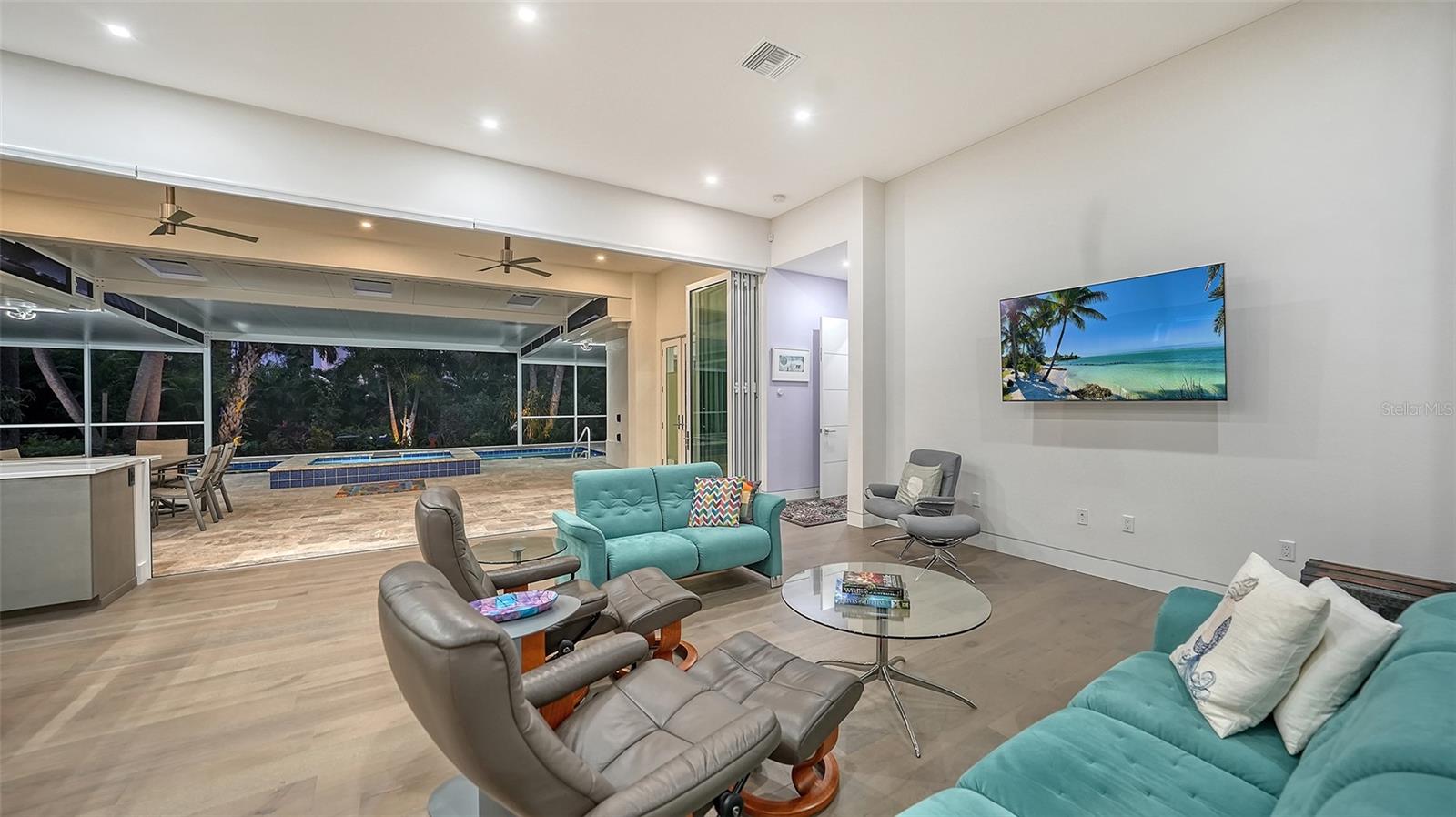 OLD OAKS - Residential