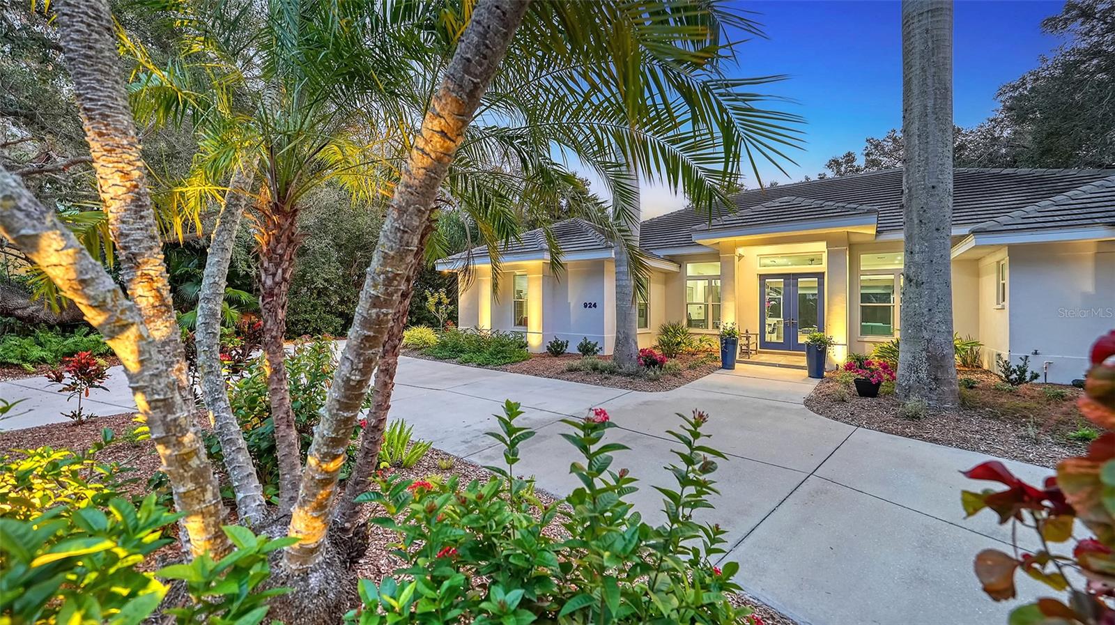 OLD OAKS - Residential