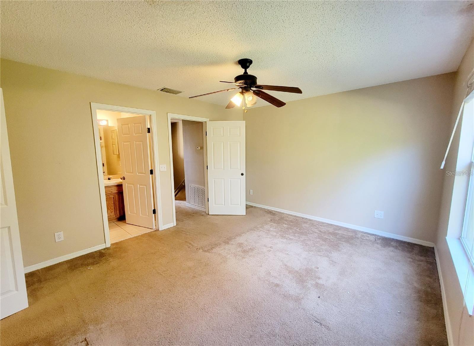 EDGEWATER AT GRAND OAKS PH 01 - Residential Lease