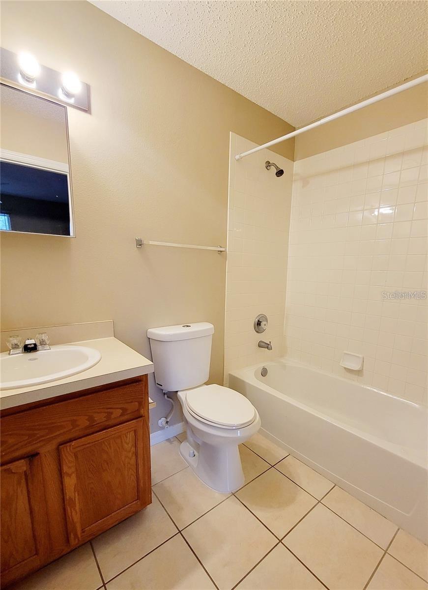 EDGEWATER AT GRAND OAKS PH 01 - Residential Lease