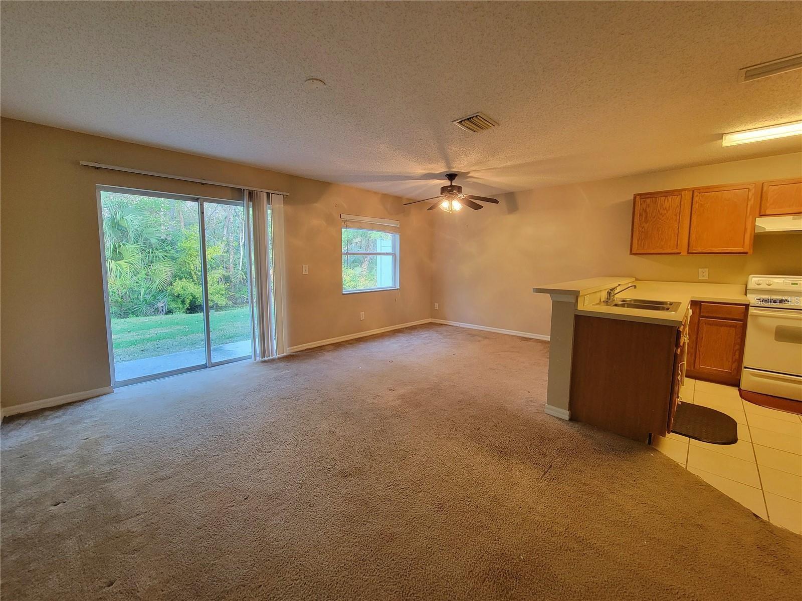 EDGEWATER AT GRAND OAKS PH 01 - Residential Lease